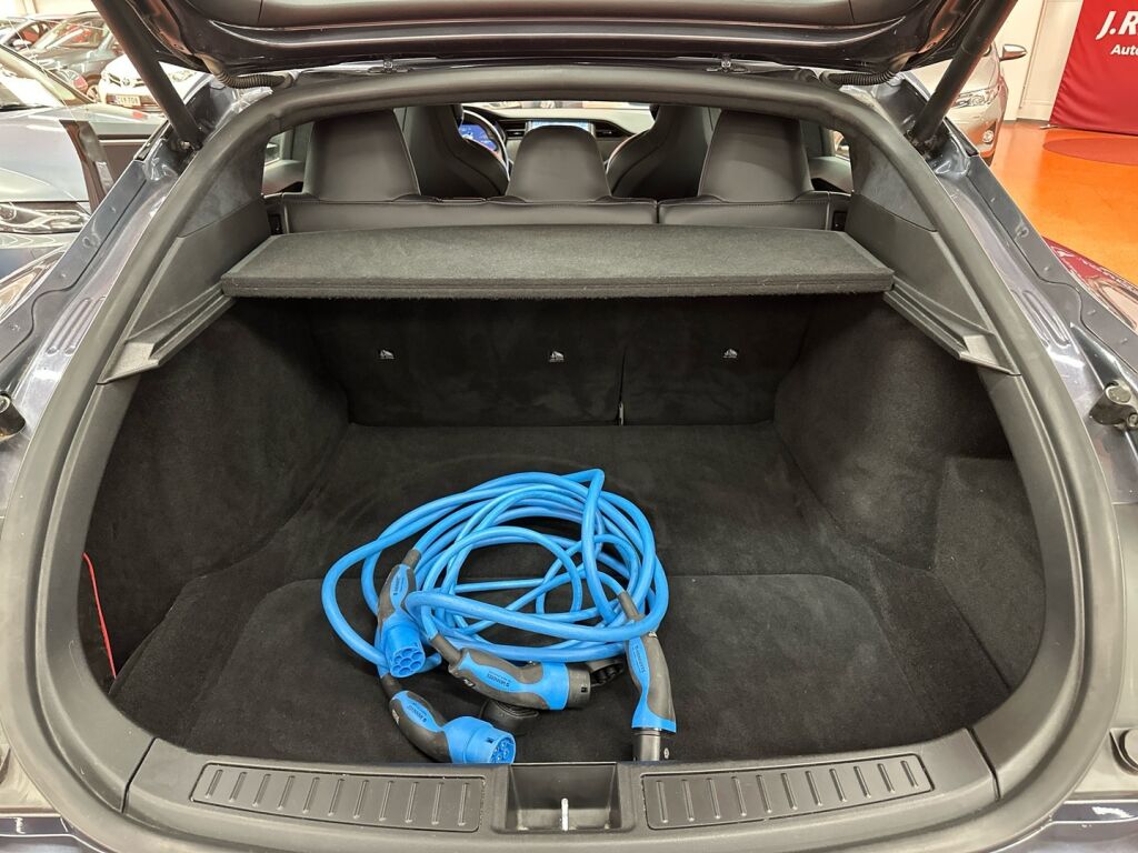 Tesla Model S 2018 Harmaa