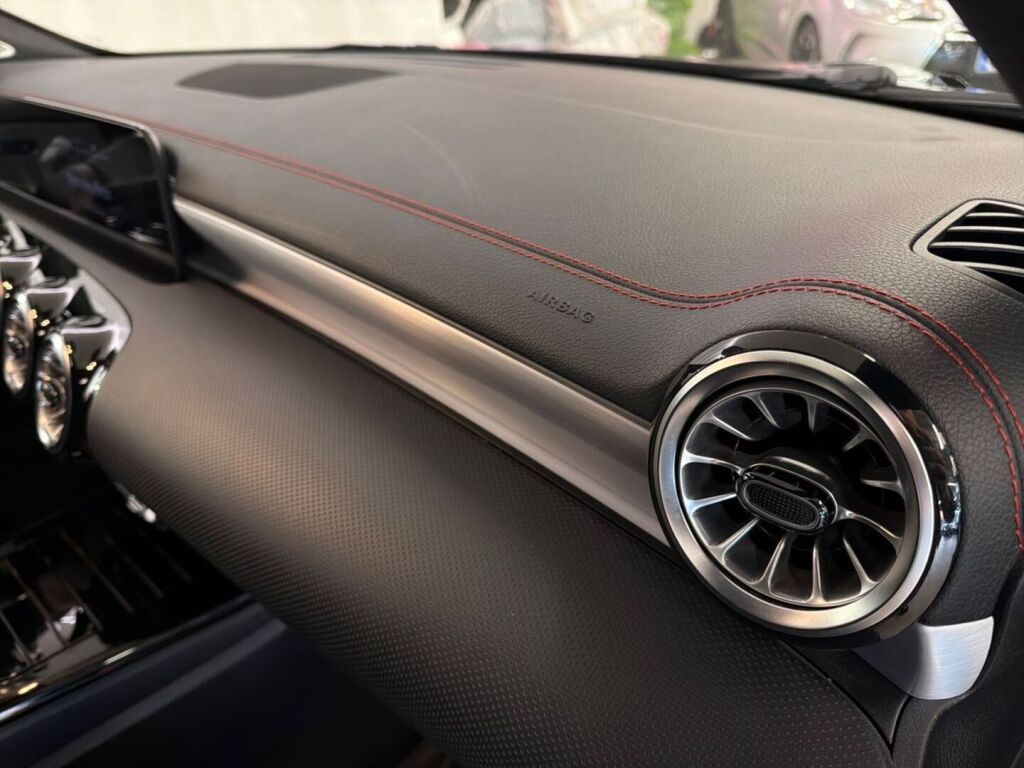 Mercedes-Benz CLA 2021 Musta
