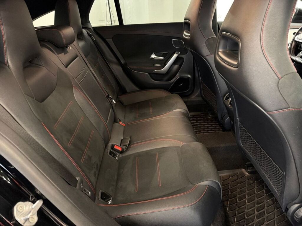 Mercedes-Benz CLA 2021 Musta