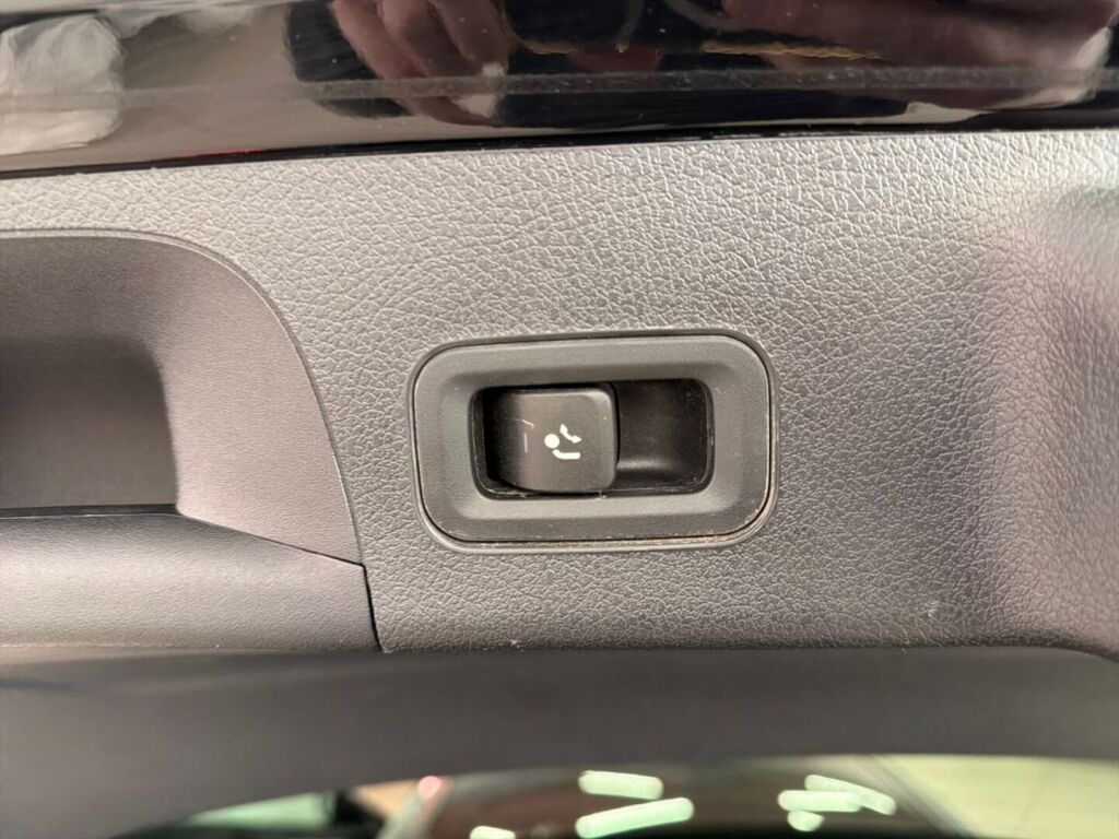 Mercedes-Benz CLA 2021 Musta
