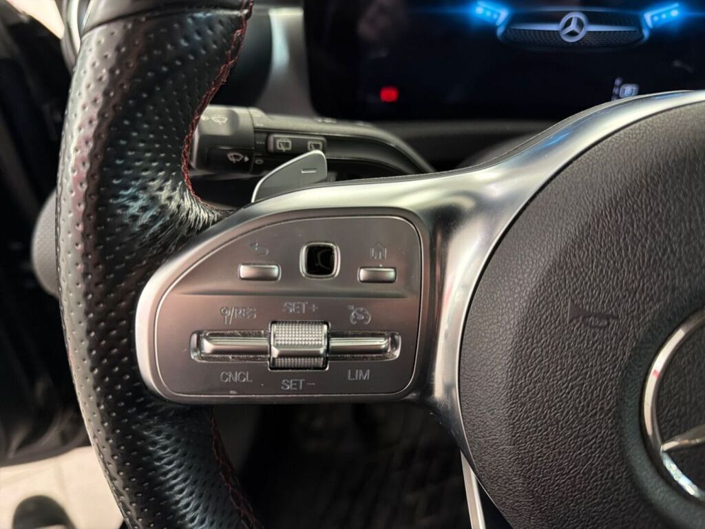 Mercedes-Benz CLA 2021 Musta