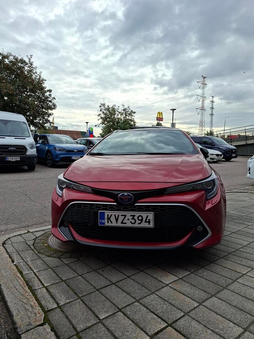 Toyota Corolla 2019 Punainen