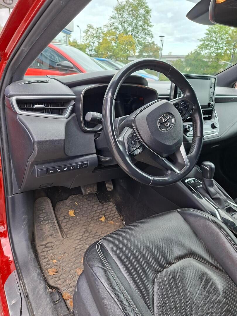 Toyota Corolla 2019 Punainen