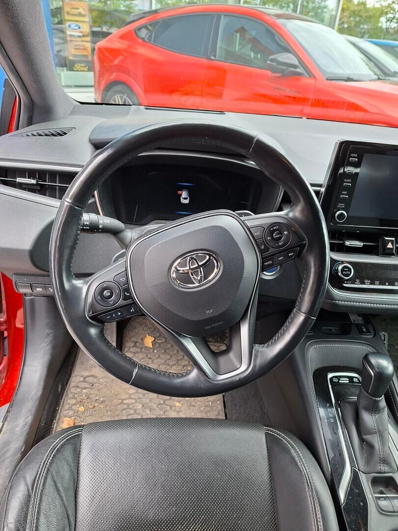 Toyota Corolla 2019 Punainen