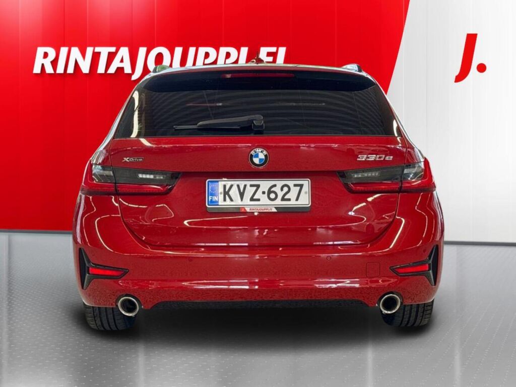 BMW 330 2020 Punainen