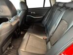 BMW 330 2020 Punainen