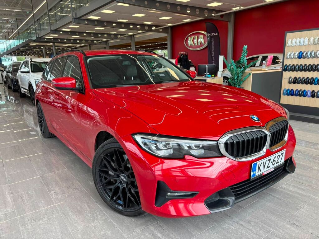 BMW 330 2020 Punainen