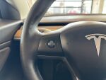Tesla Model 3 2019 Sininen