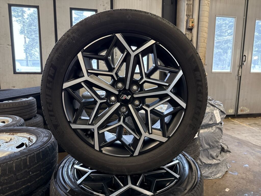 Hyundai Tucson 2021 Musta