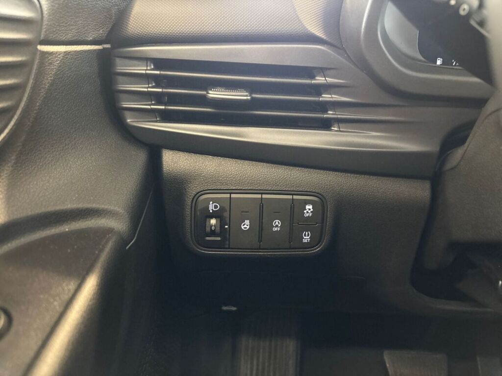 Hyundai i20 Hatchback 2025 Valkoinen