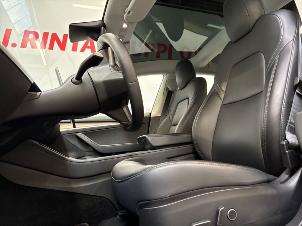 Tesla Model 3 2021 Harmaa
