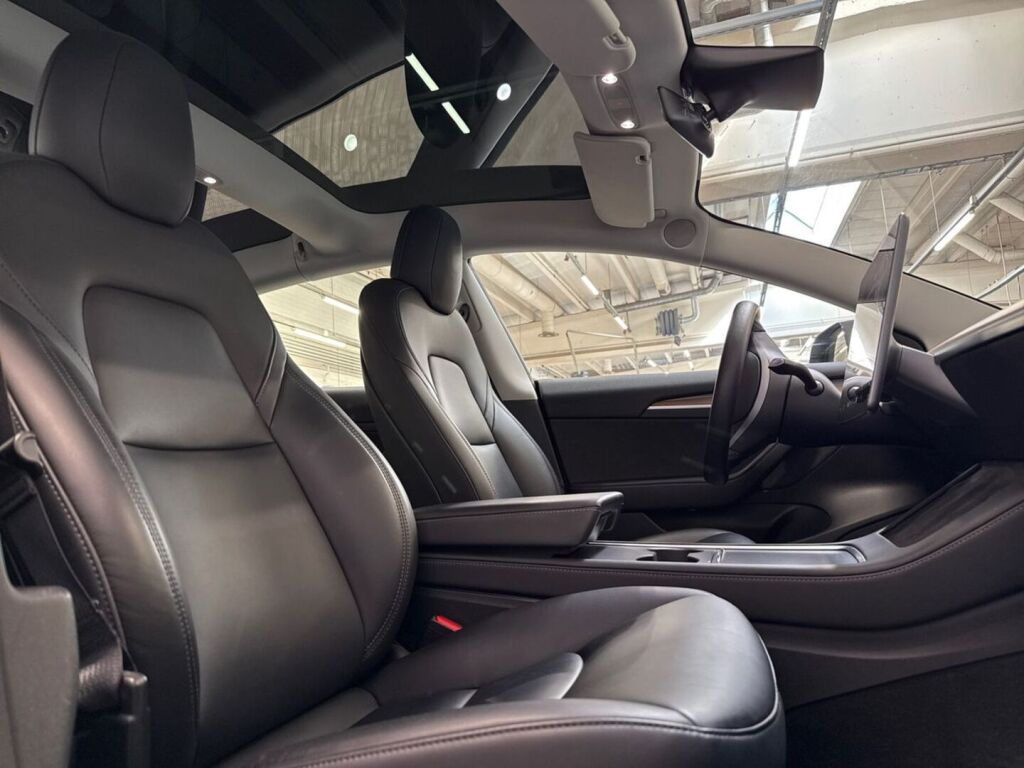 Tesla Model 3 2021 Harmaa