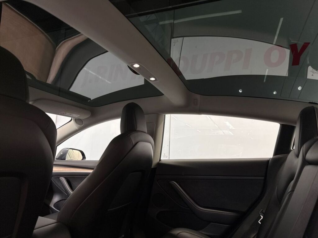 Tesla Model 3 2021 Harmaa