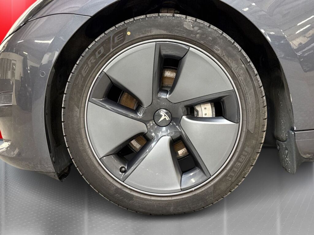 Tesla Model 3 2021 Harmaa