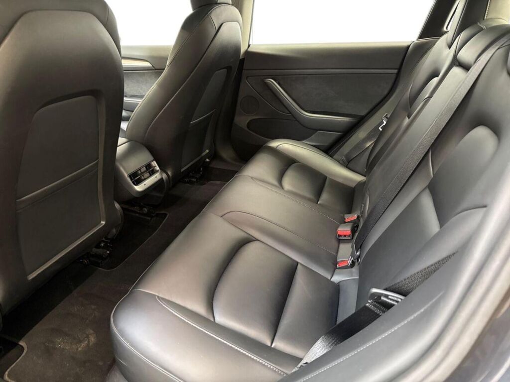 Tesla Model 3 2021 Harmaa
