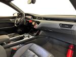 Audi e-tron 2020 Musta