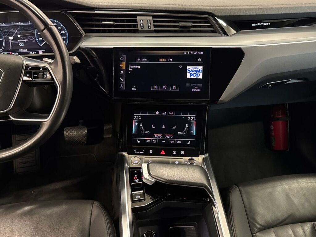 Audi e-tron 2020 Musta