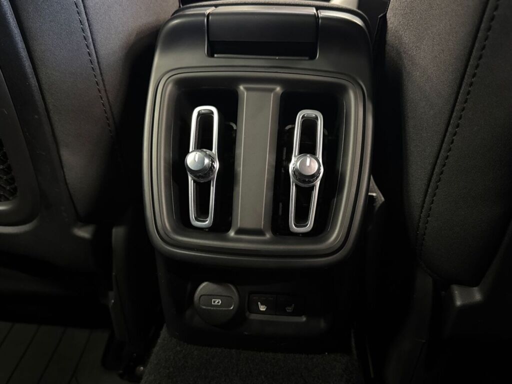 Polestar 2 2022 Valkoinen