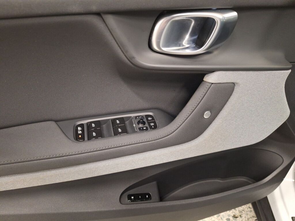 Polestar 2 2022 Valkoinen