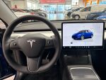 Tesla Model Y 2023 Sininen