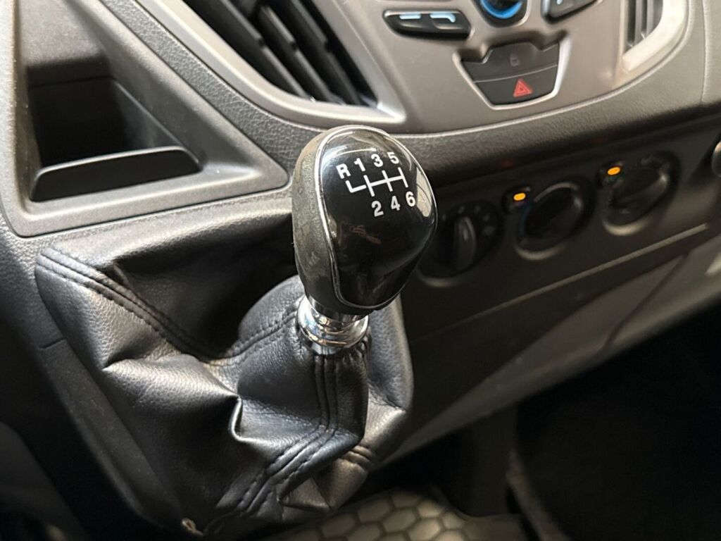 Ford Transit Custom 2015 Musta