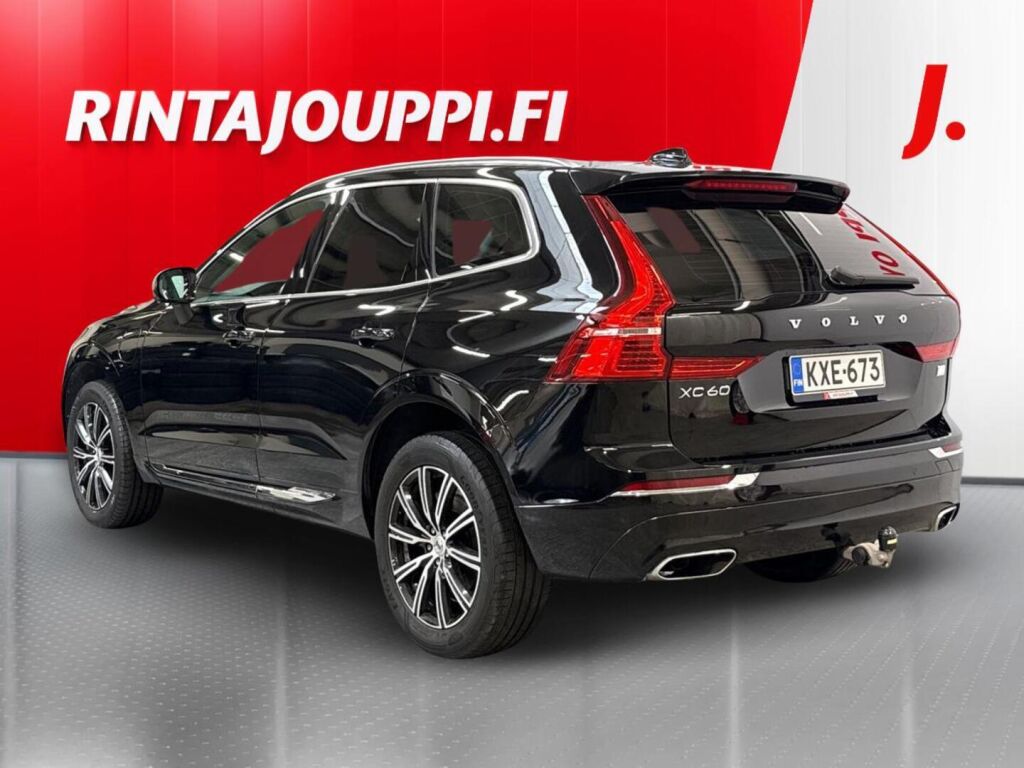Volvo XC60 2021 Musta