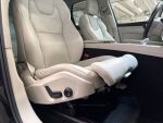 Volvo XC60 2021 Musta