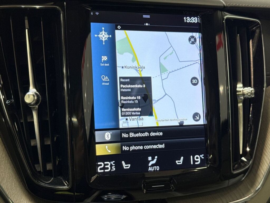 Volvo XC60 2021 Musta