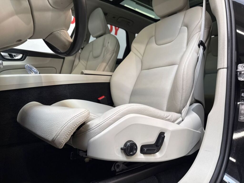 Volvo XC60 2021 Musta