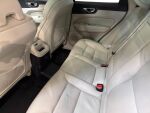 Volvo XC60 2021 Musta