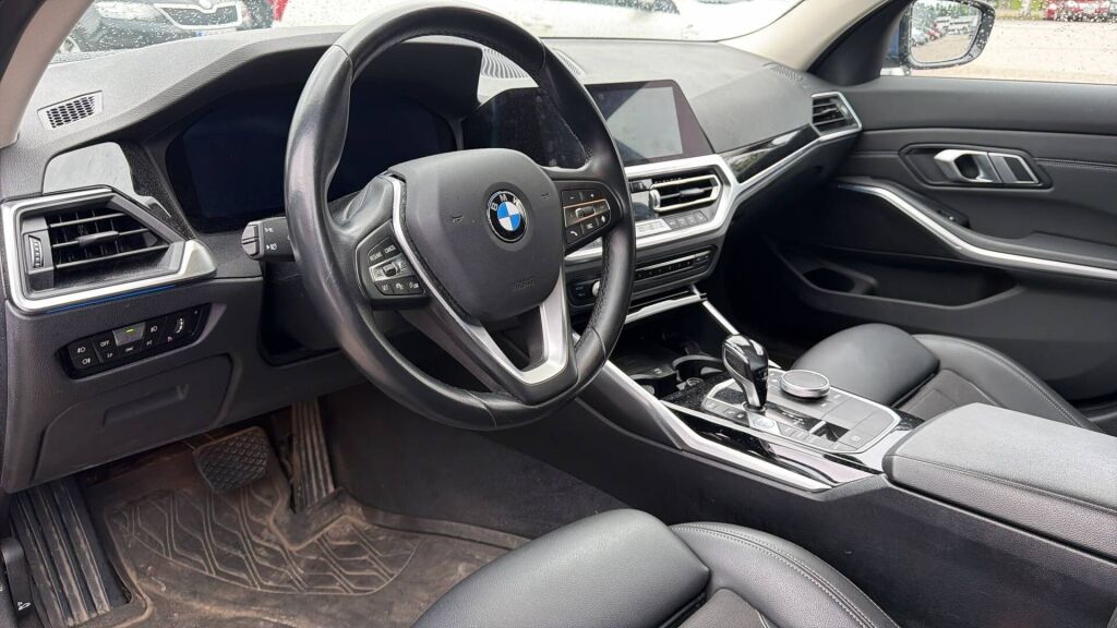 BMW 330 2021 Sininen