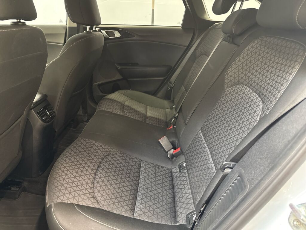 Kia Ceed 2021 Valkoinen