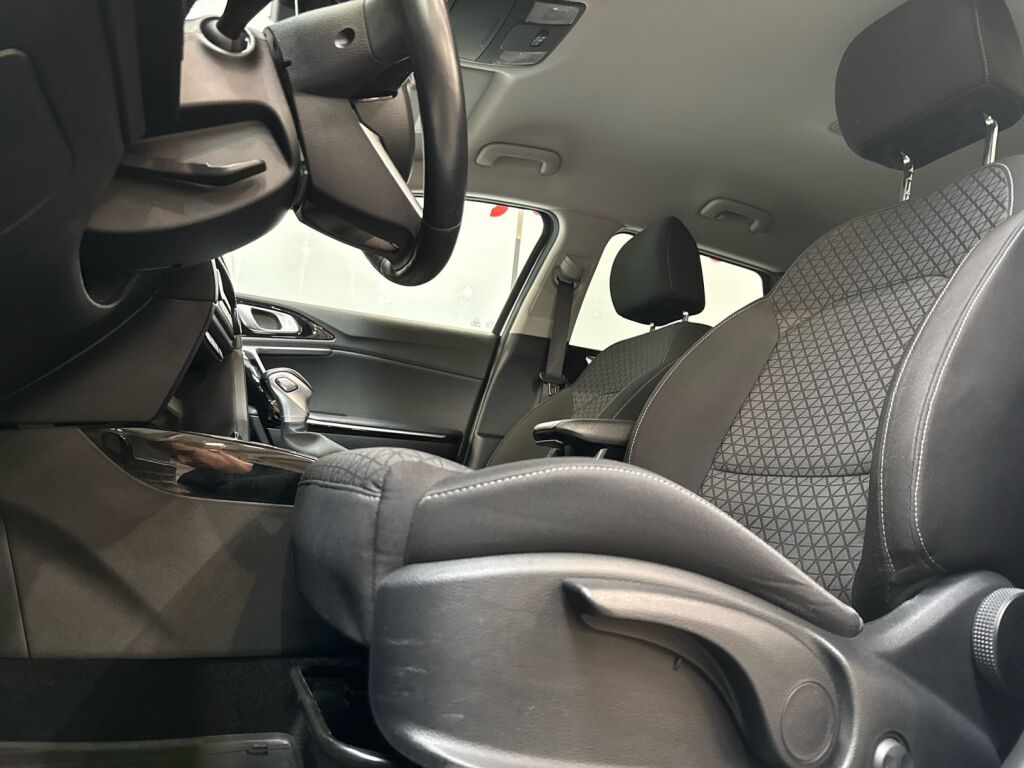 Kia Ceed 2021 Valkoinen