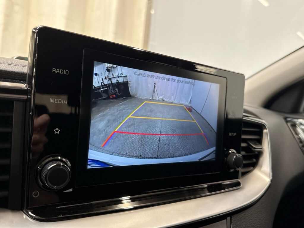 Kia Ceed 2021 Valkoinen