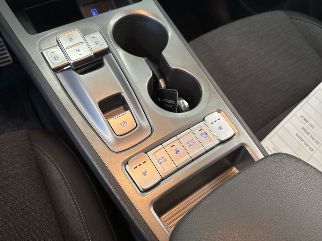 Hyundai KONA 2021 met.harmaa