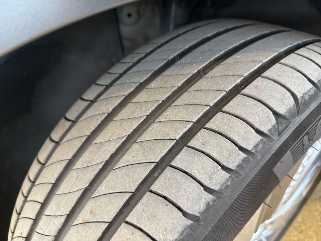 Hyundai KONA 2021 met.harmaa