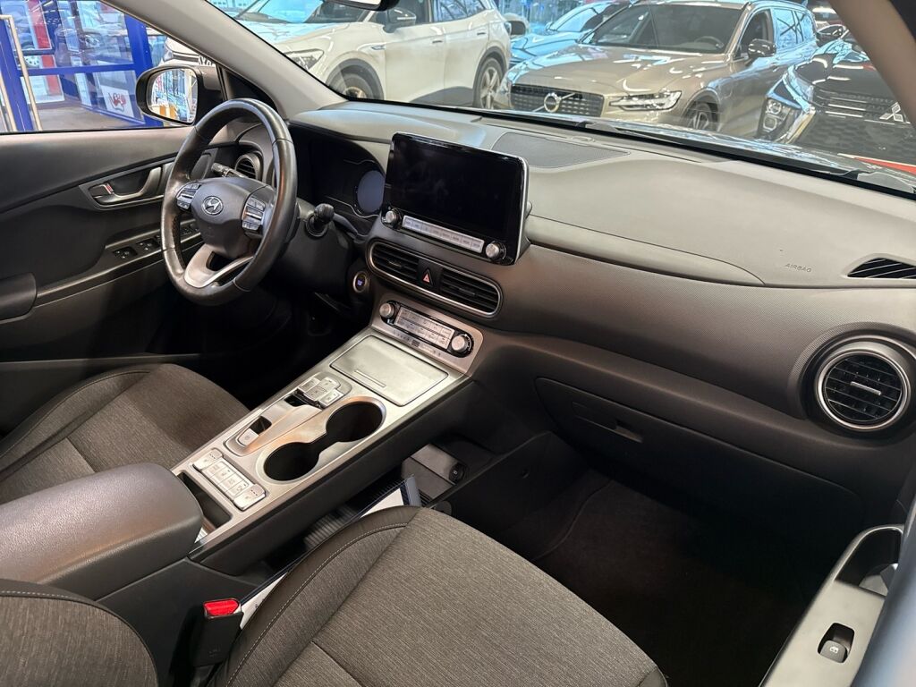 Hyundai KONA 2021 met.harmaa