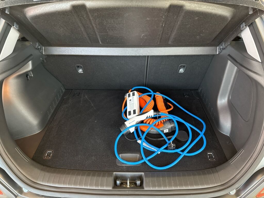 Hyundai KONA 2021 met.harmaa