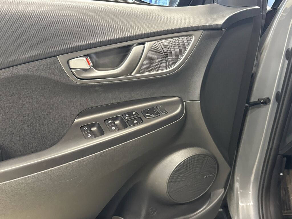 Hyundai KONA 2021 met.harmaa