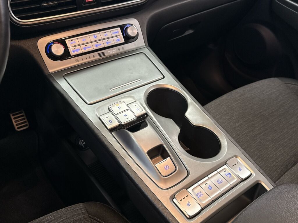 Hyundai KONA 2021 met.harmaa