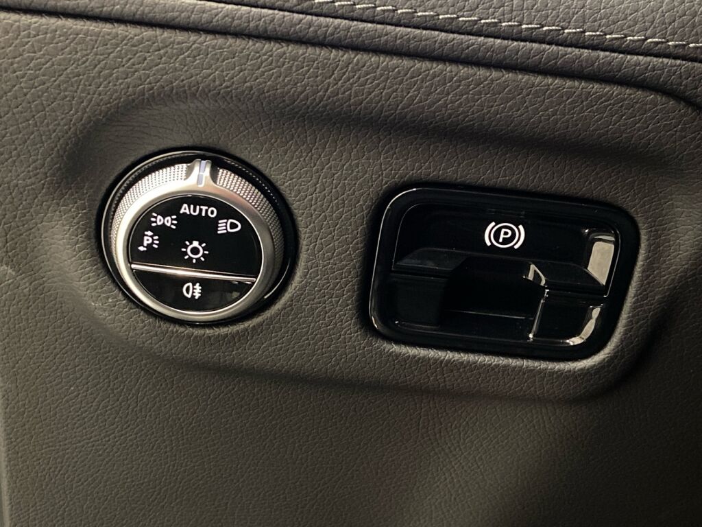 Mercedes-Benz EQE 2022 Harmaa