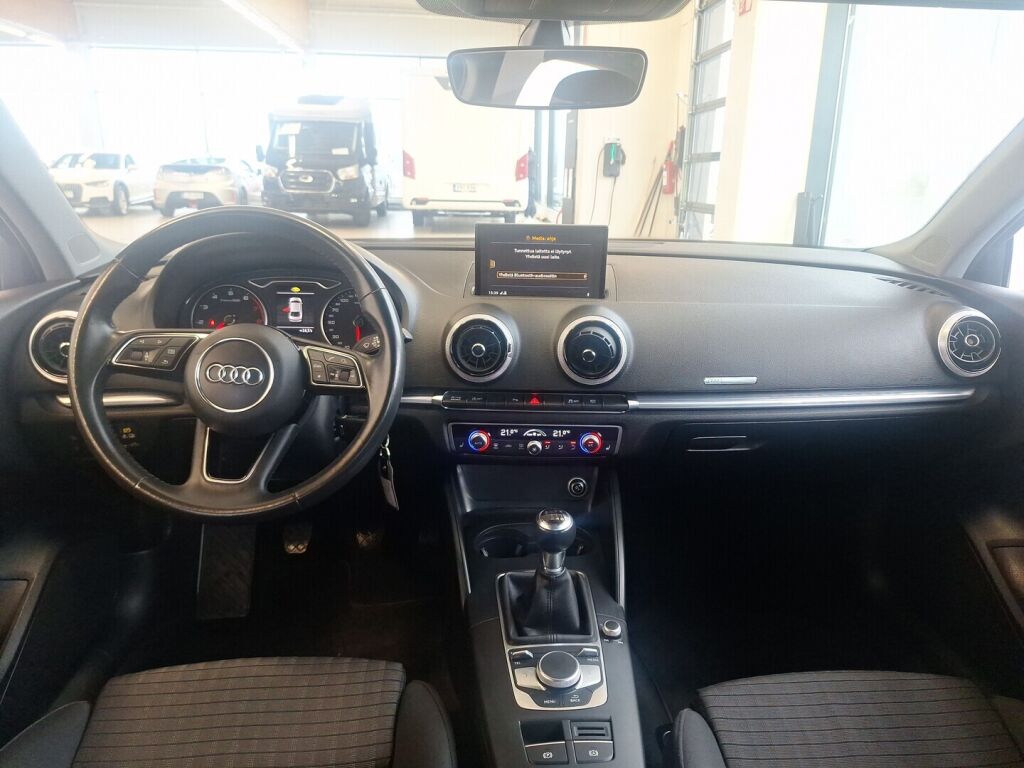 Audi A3 2018 Harmaa