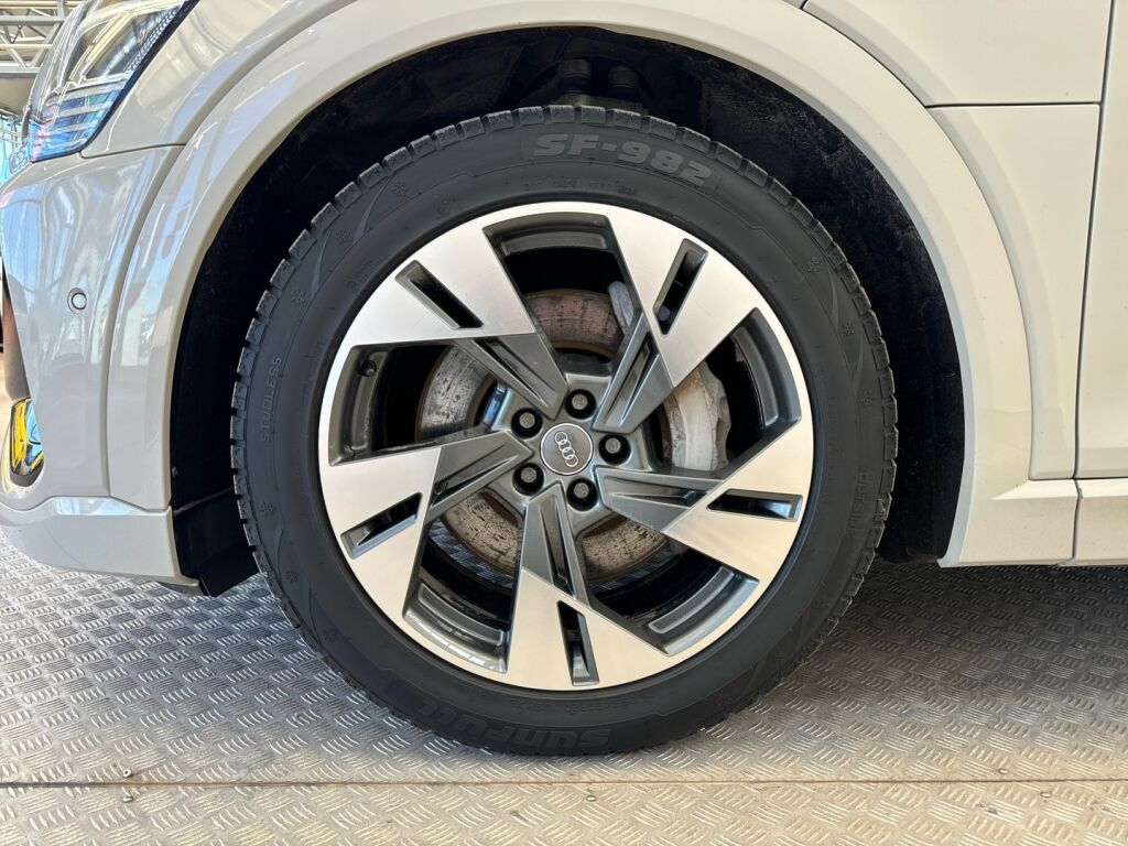 Audi e-tron 2020 Harmaa