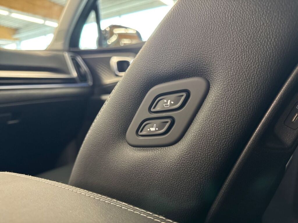 Kia Sorento 2025 Musta