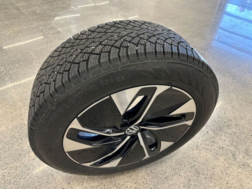 Volkswagen ID.4 2025 Valkoinen