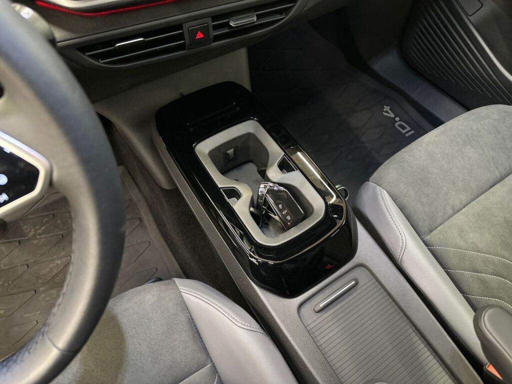 Volkswagen ID.4 2025 Valkoinen