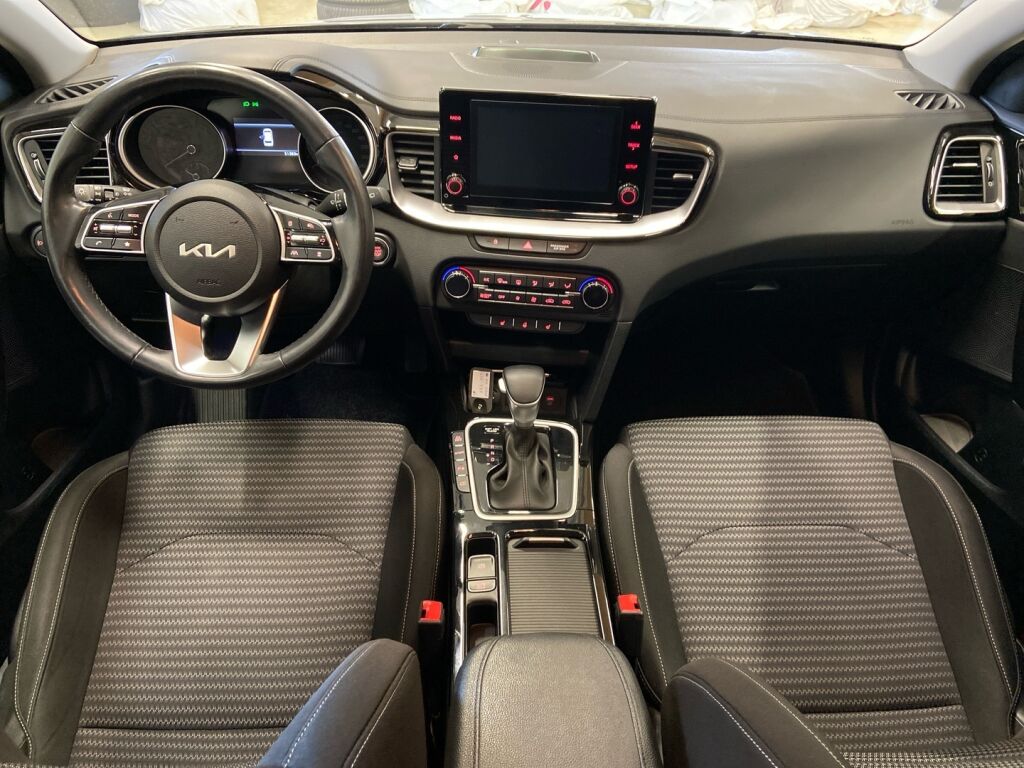 Kia Ceed 2023 Musta