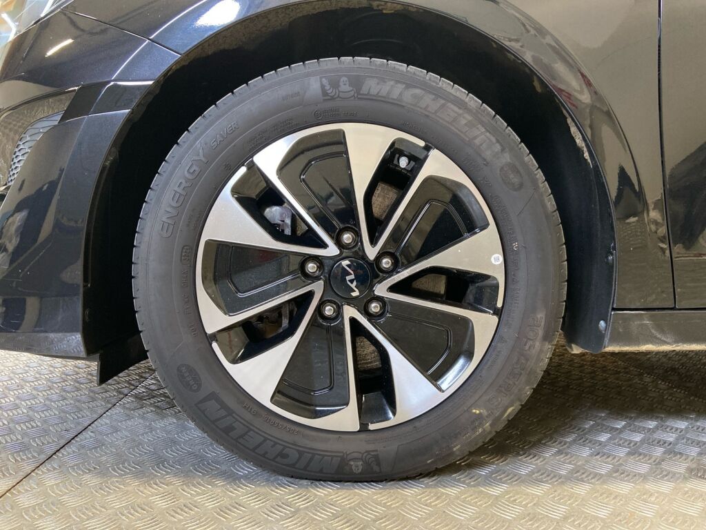 Kia Ceed 2023 Musta