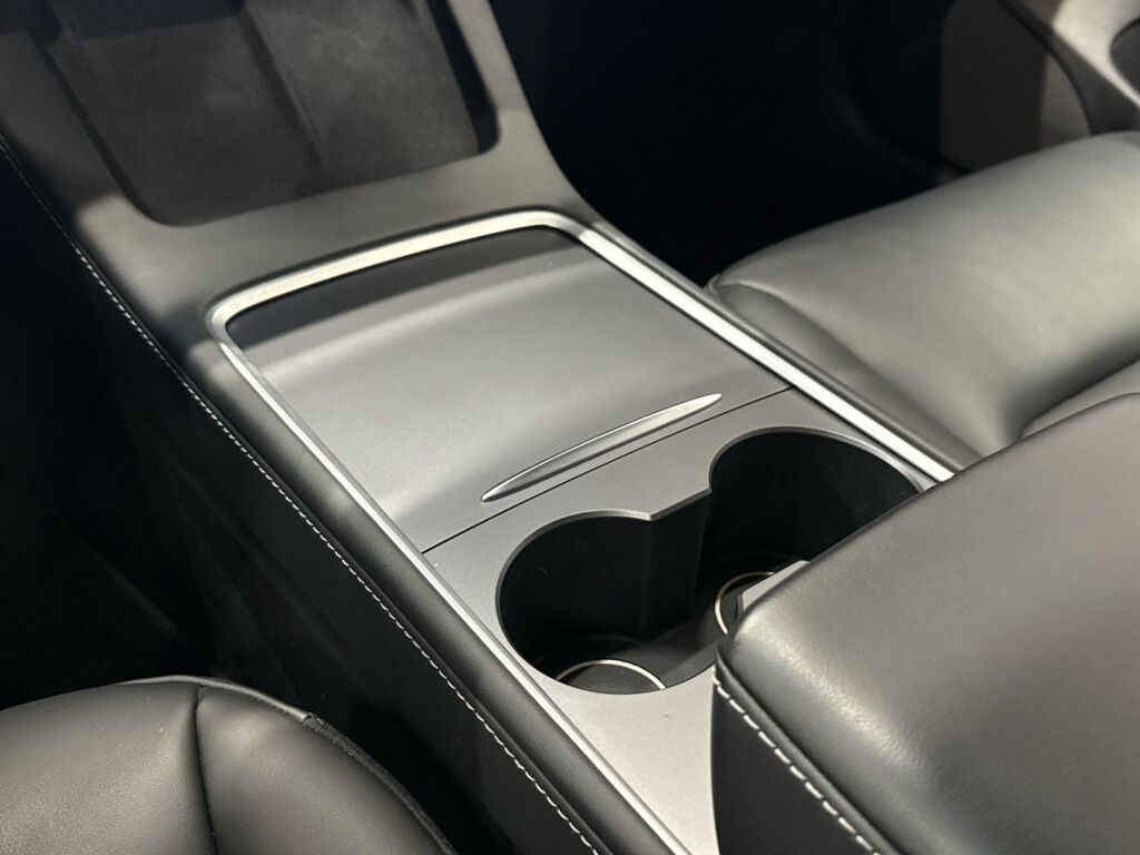 Tesla Model 3 2021 Harmaa