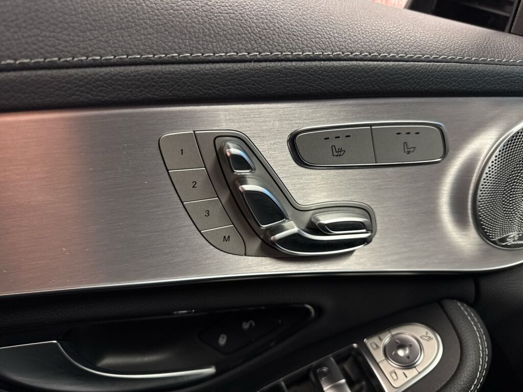 Mercedes-Benz C 2021 Punainen